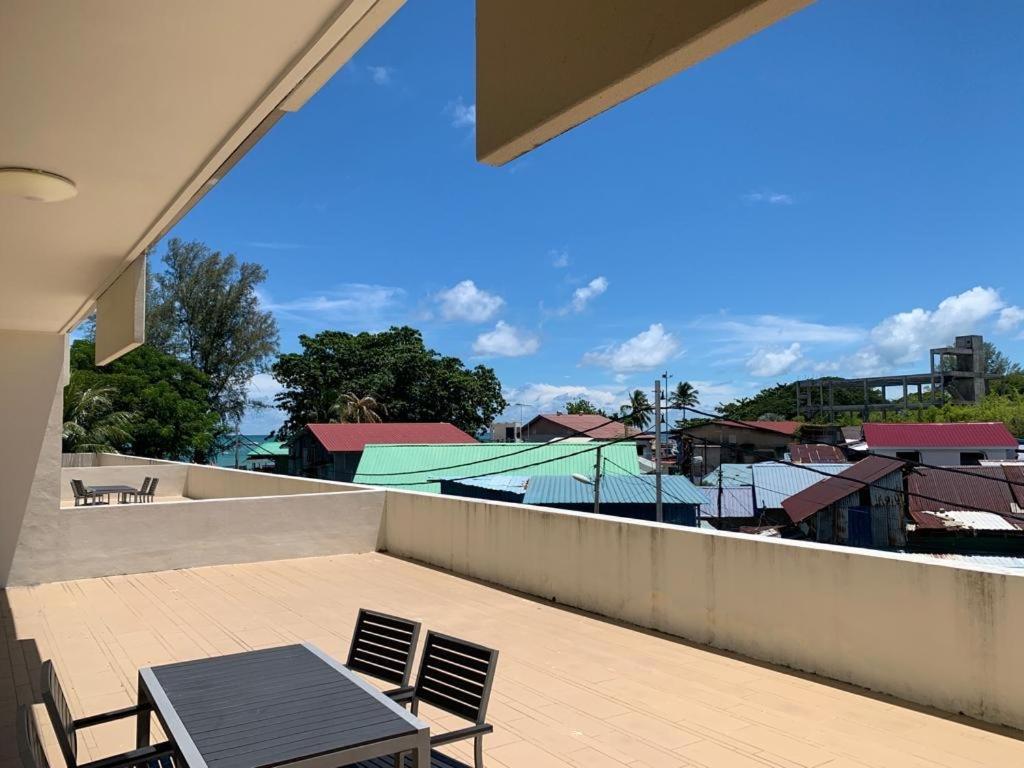 By The Sea Batu Ferringhi Apartment Ngoại thất bức ảnh