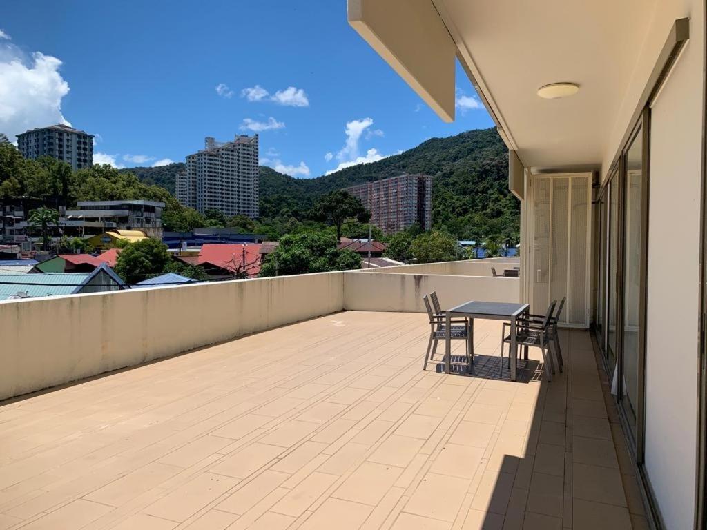 By The Sea Batu Ferringhi Apartment Ngoại thất bức ảnh